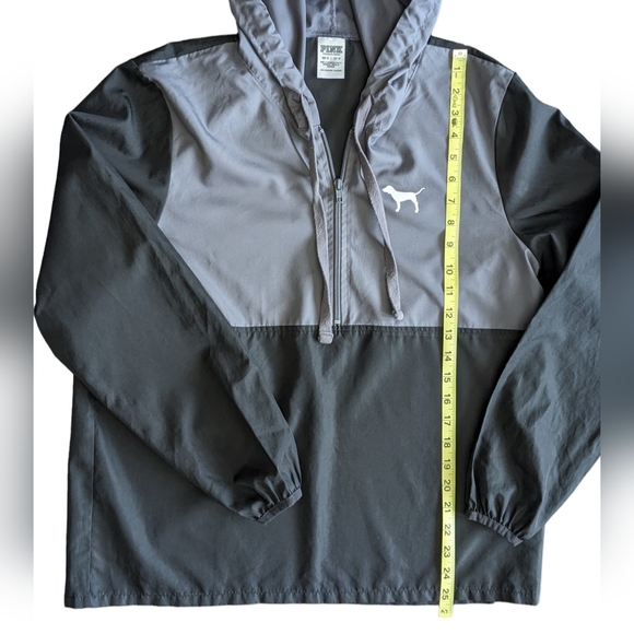 PINK Victoria's Secret | Women's Black and Grey Windbreaker Size (XS) - Picture 4 of 7